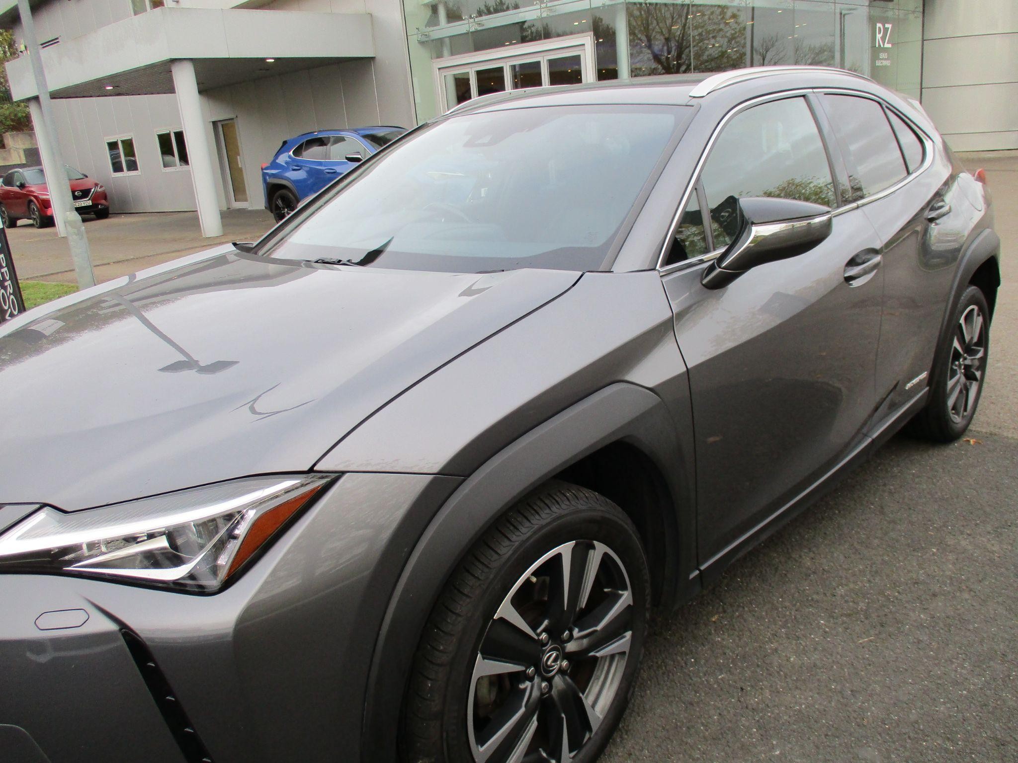 Lexus UX Self-Charging Hybrid Image 42