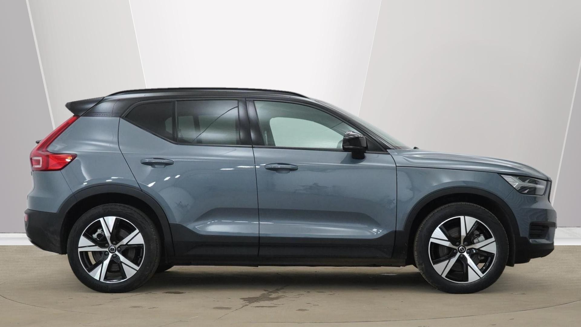 Volvo XC40 Recharge Electric Image 2