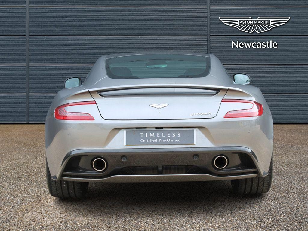 Aston Martin Vanquish Image 4