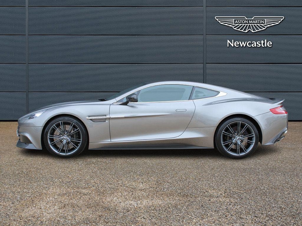 Aston Martin Vanquish Image 6