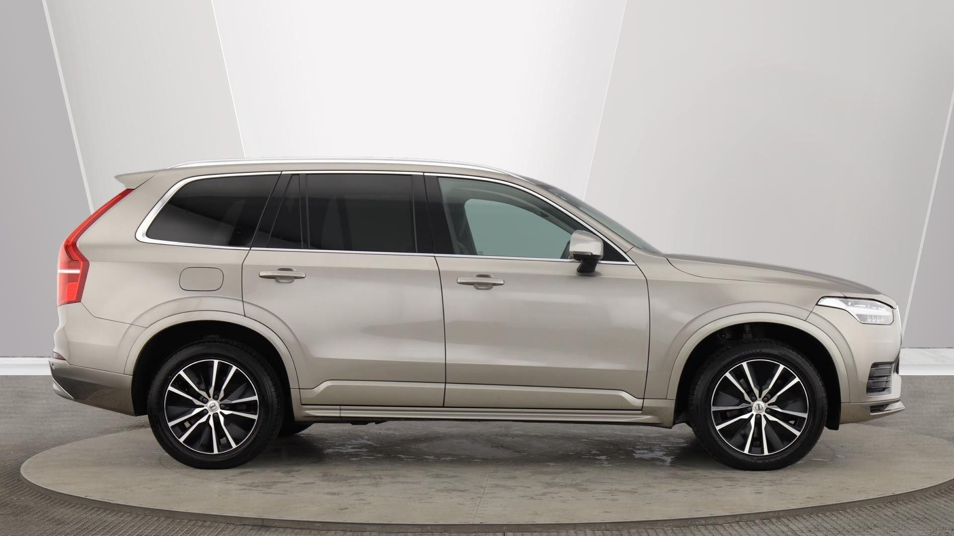 Volvo XC90 Image 2