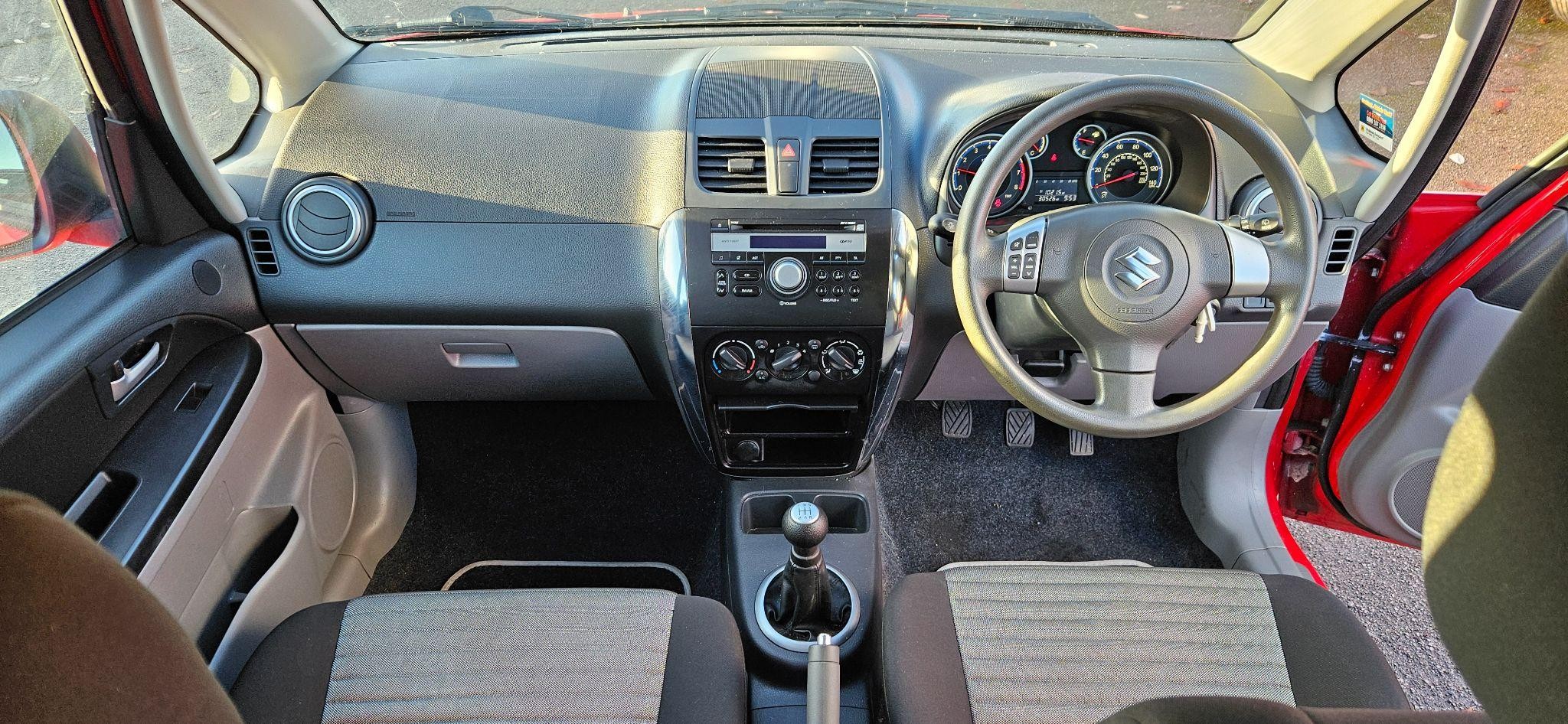 Suzuki SX4 Image 12