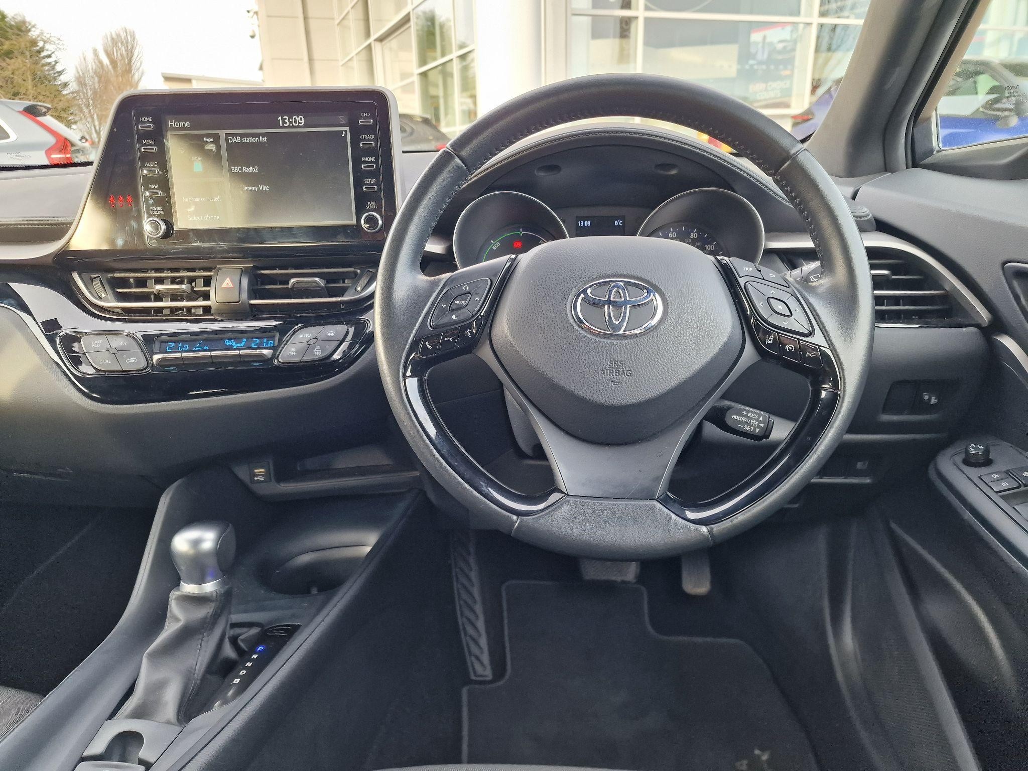 Toyota C-HR Image 8