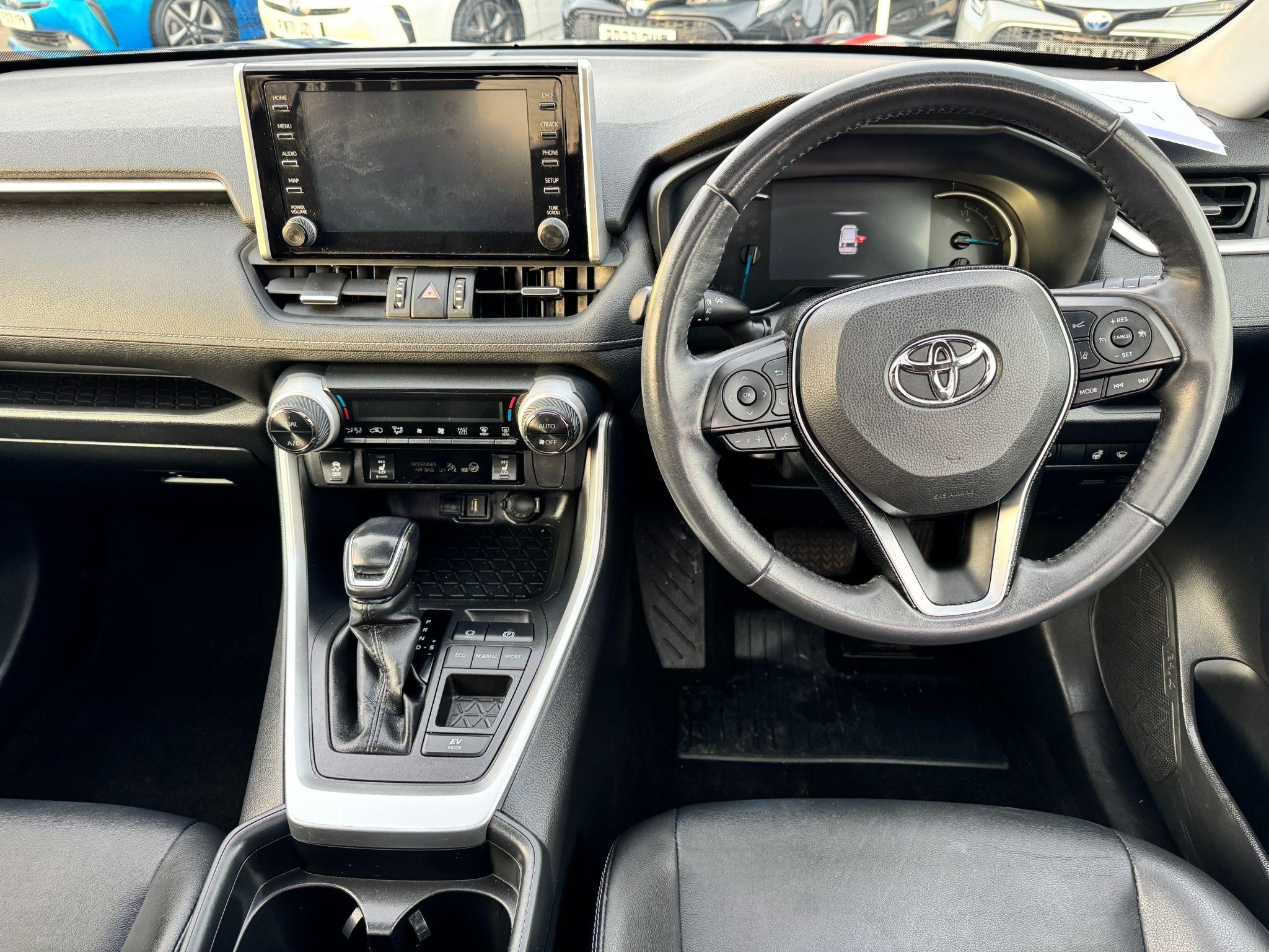 Toyota RAV4 Image 17