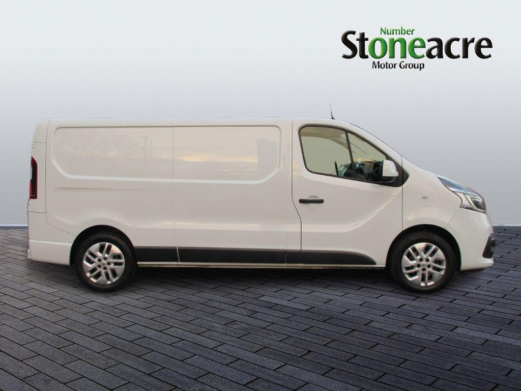 Renault Trafic Image 2