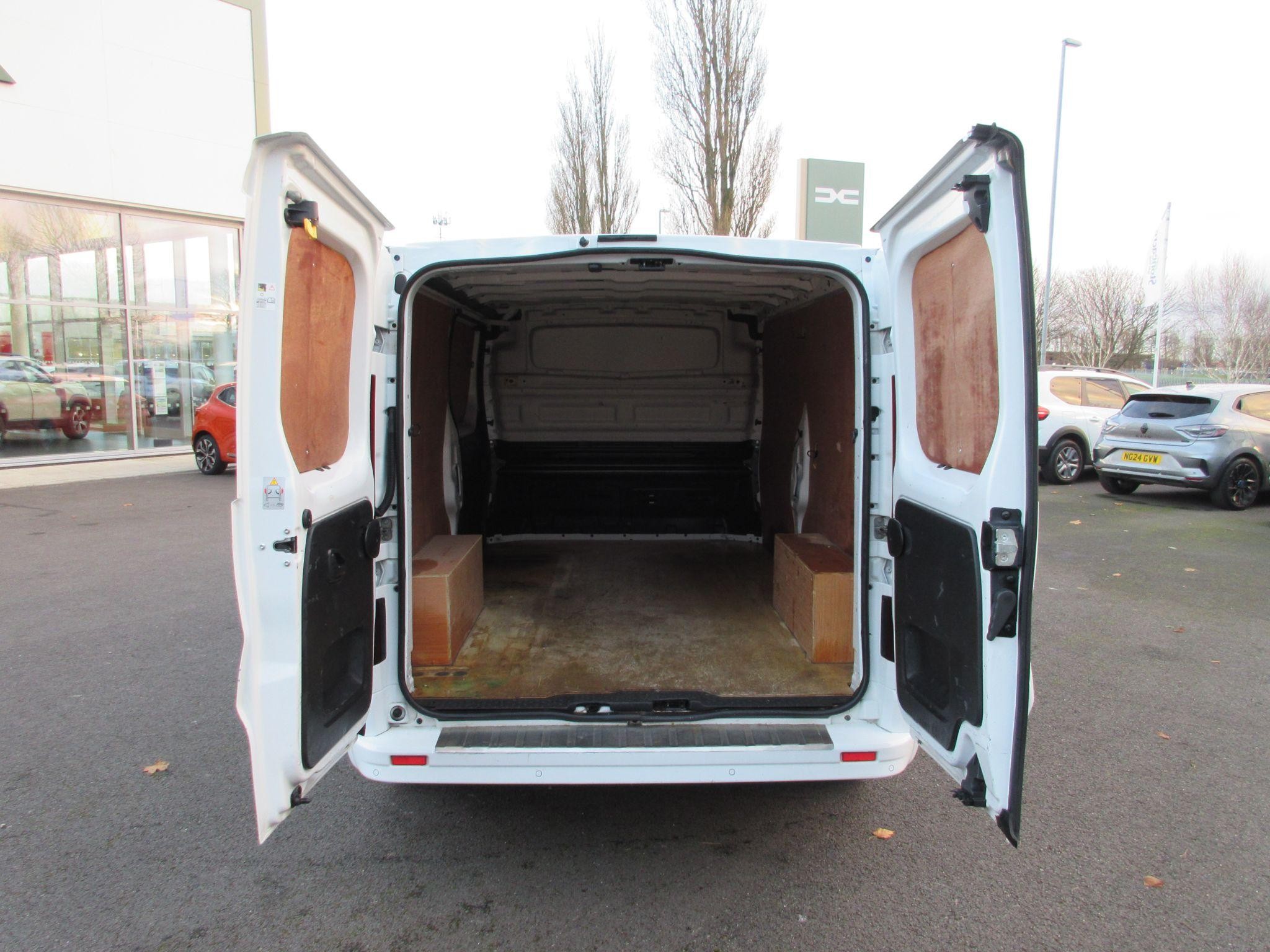 Renault Trafic Image 12