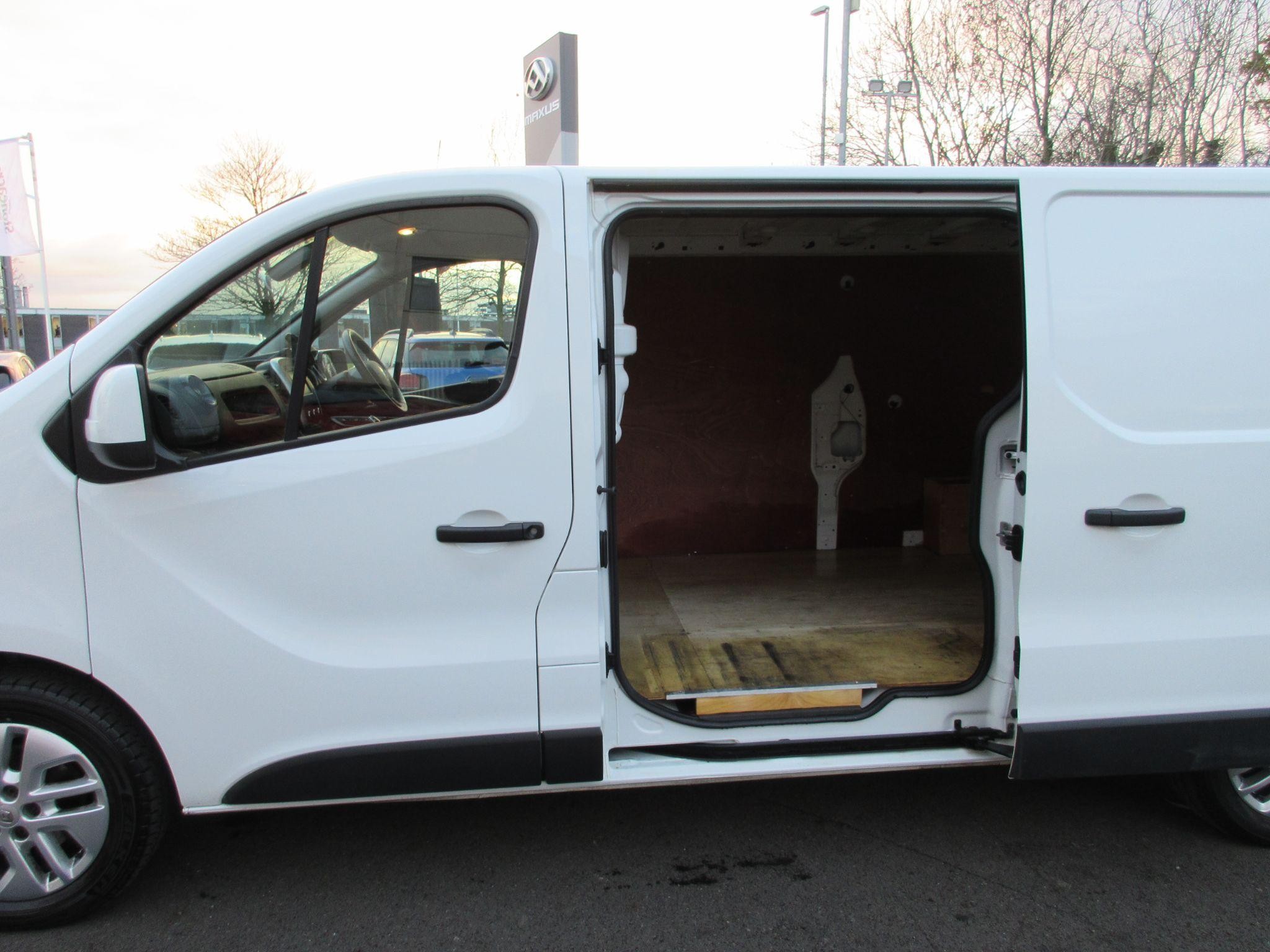 Renault Trafic Image 13