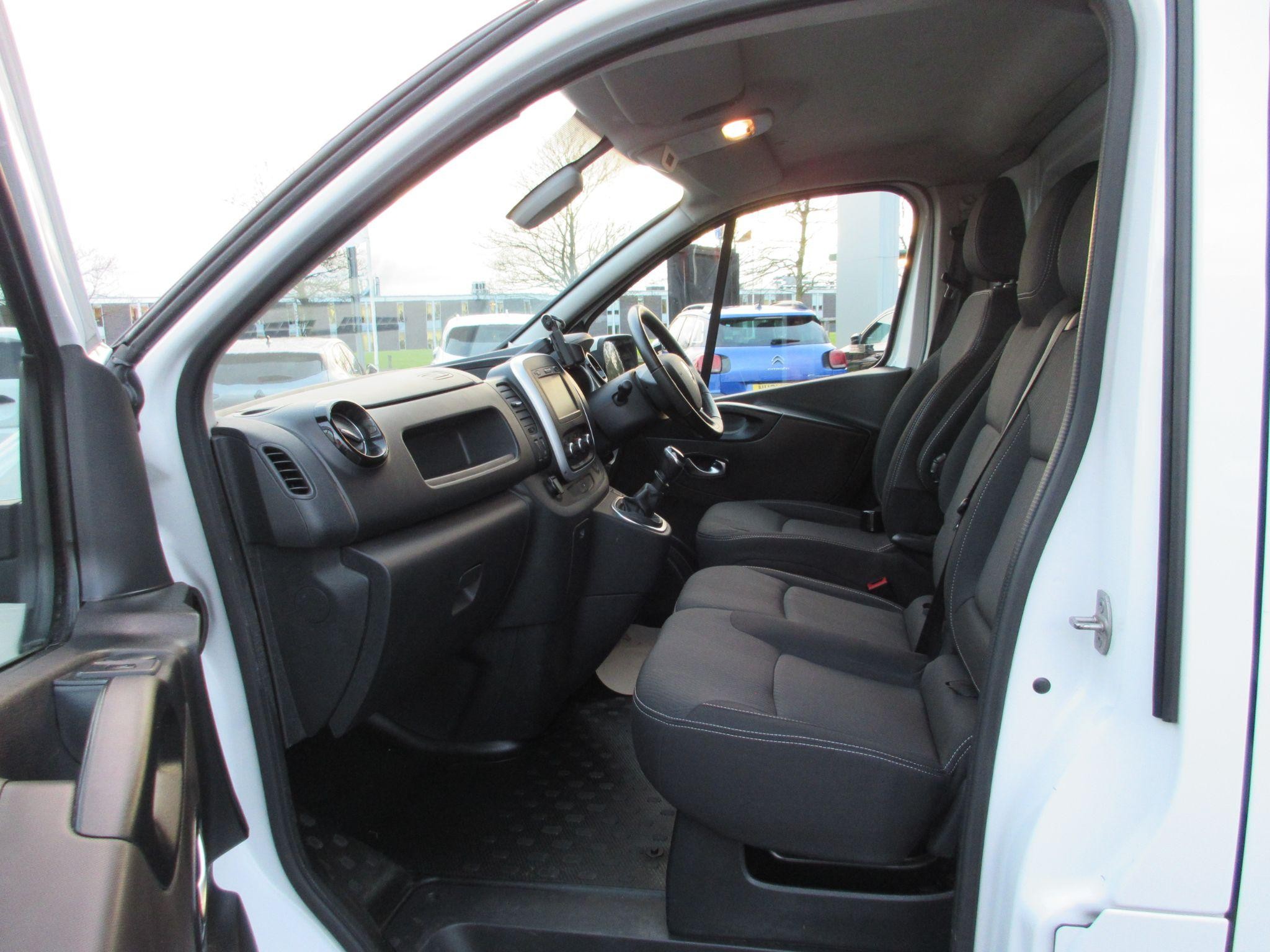 Renault Trafic Image 15