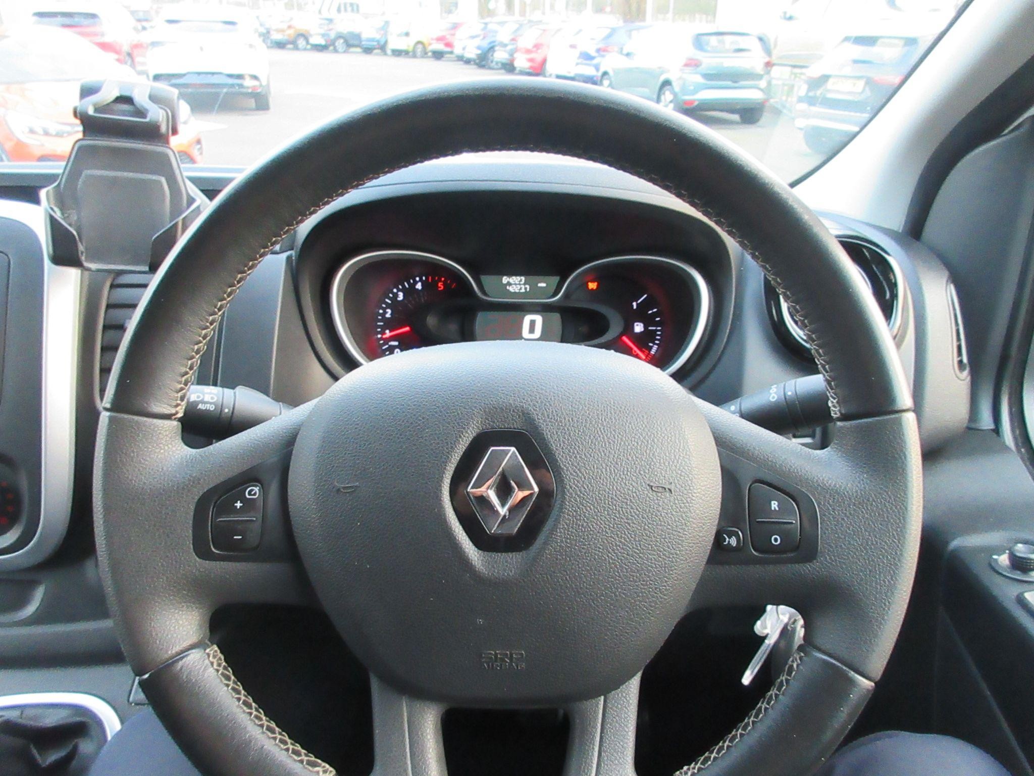 Renault Trafic Image 17