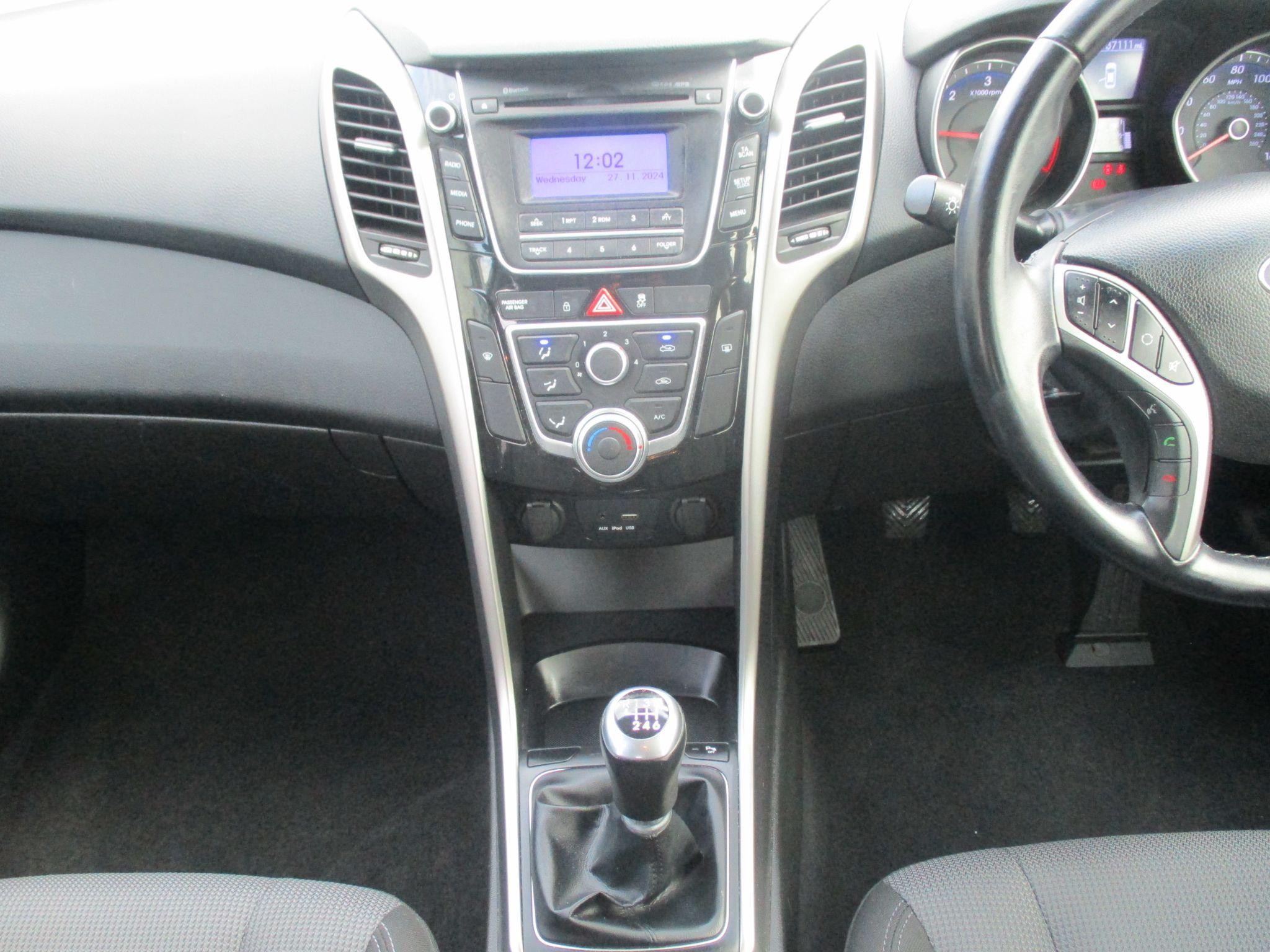 Hyundai i30 Image 16