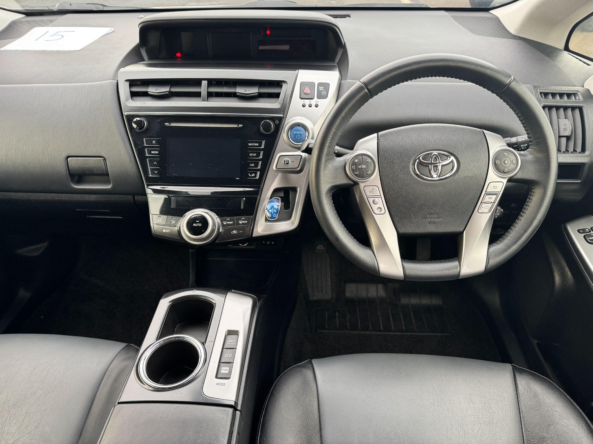 Toyota Prius+ Image 17