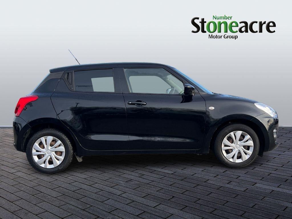 Suzuki Swift Image 2