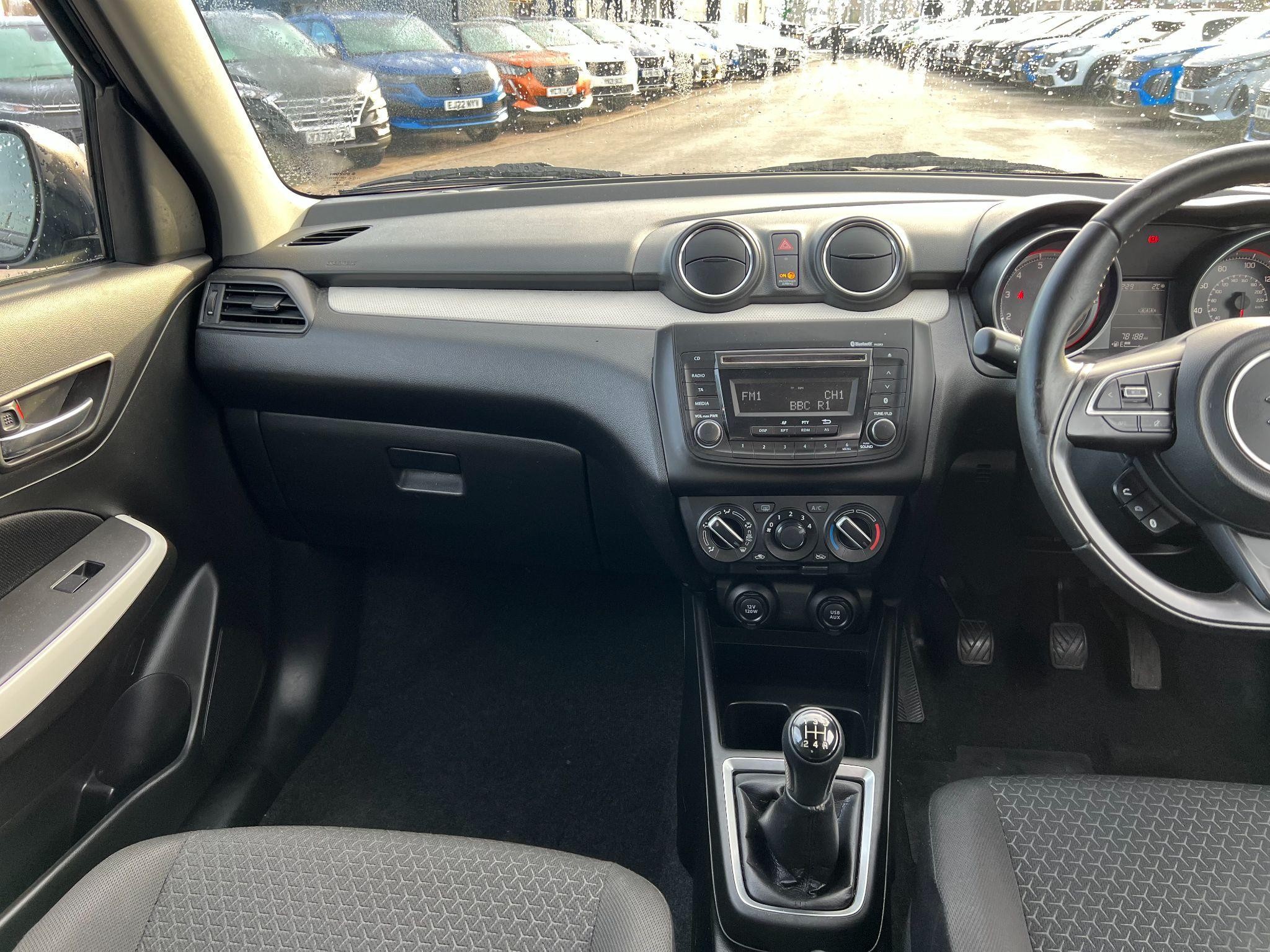 Suzuki Swift Image 11