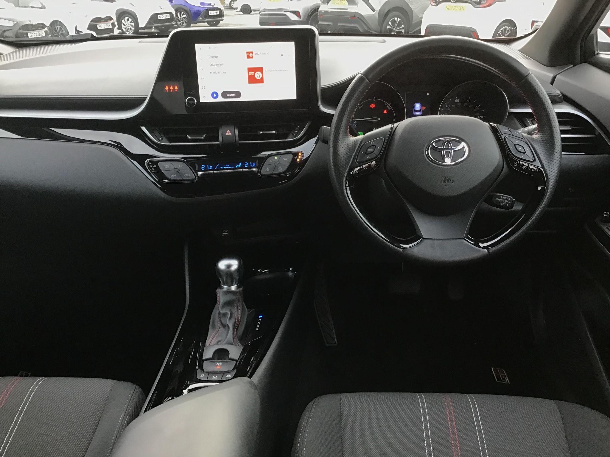 Toyota C-HR Image 14