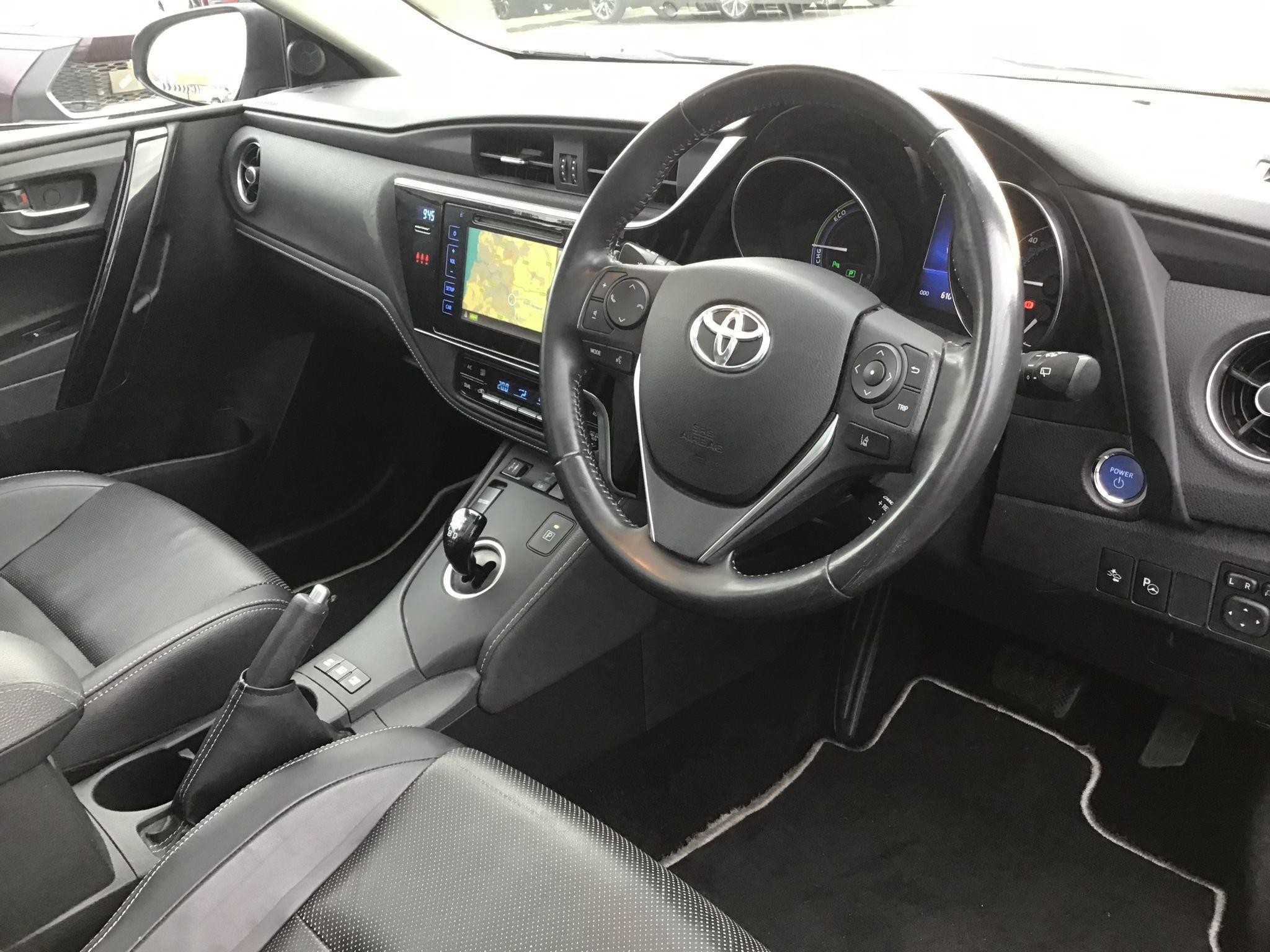 Toyota Auris Image 15