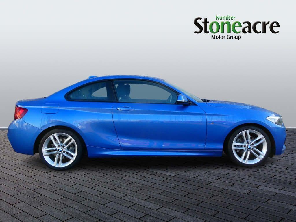 BMW 2 Series Image 2