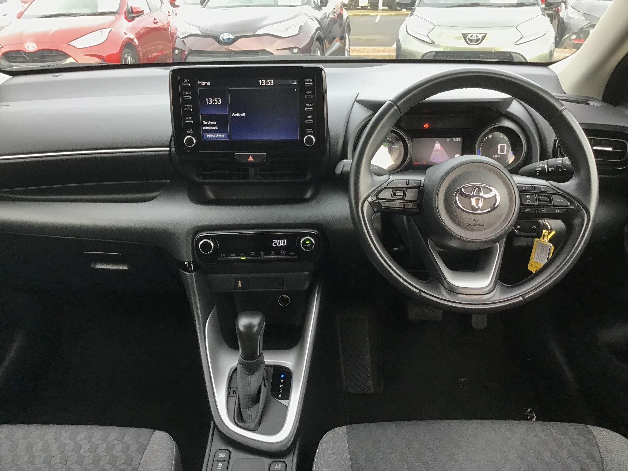 Toyota Yaris Image 14