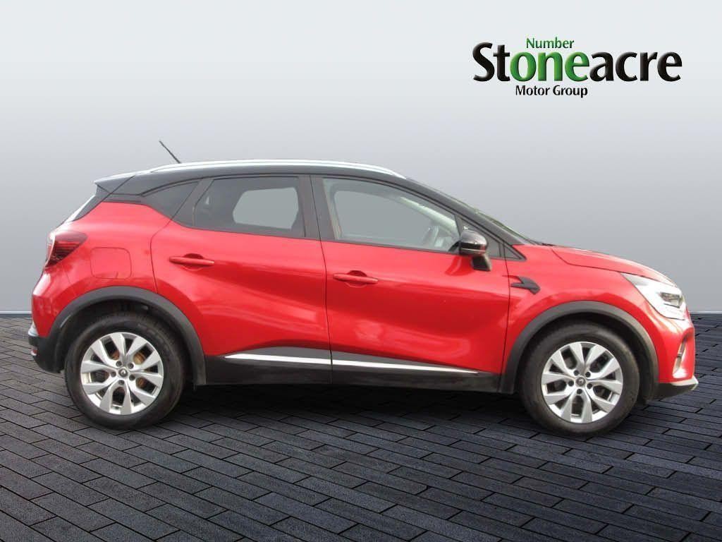 Renault Captur Image 2