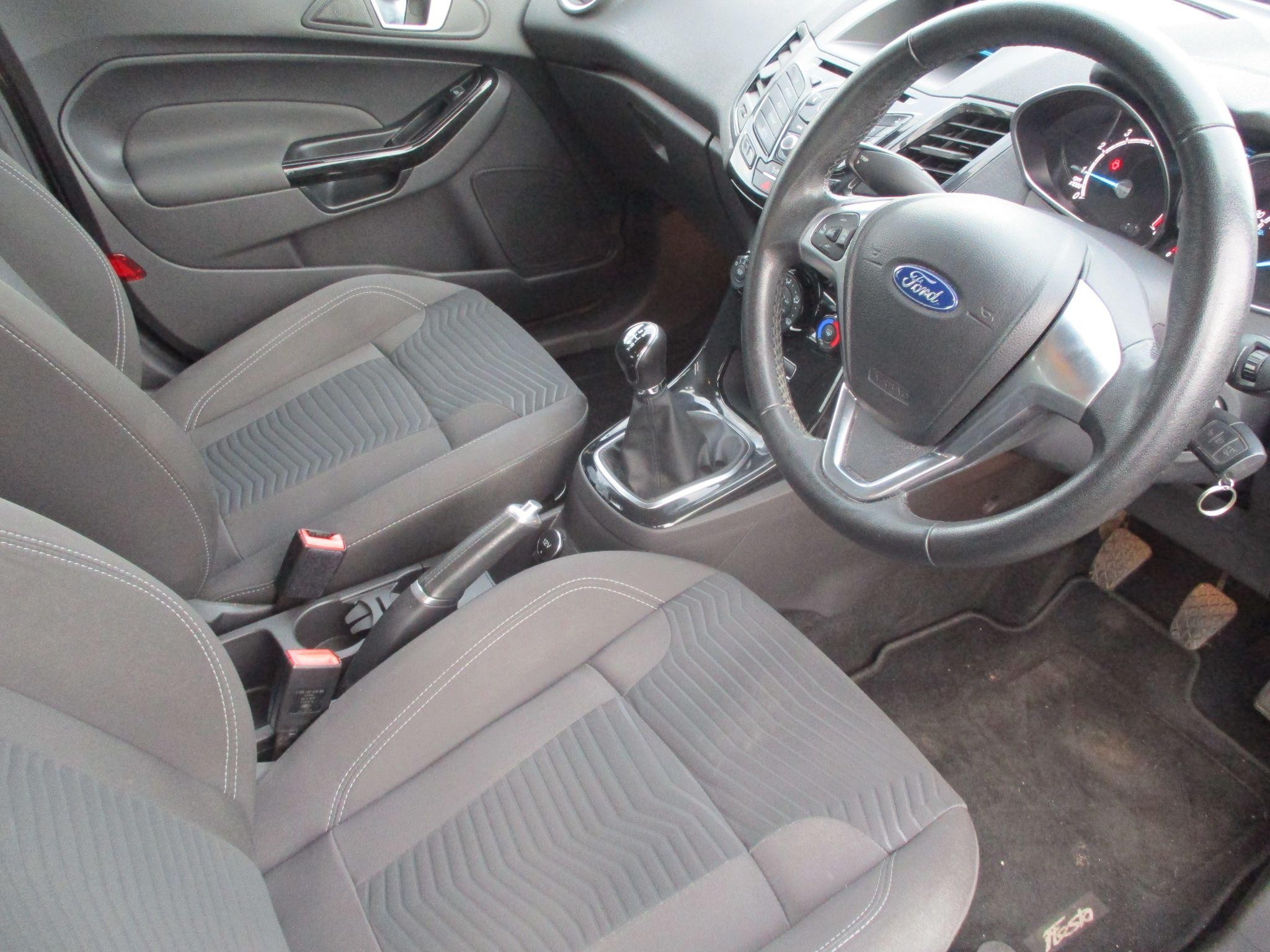 Ford Fiesta Image 10