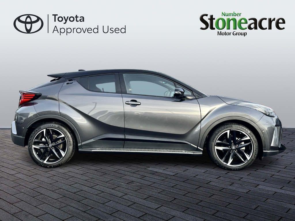 Toyota C-HR Image 2