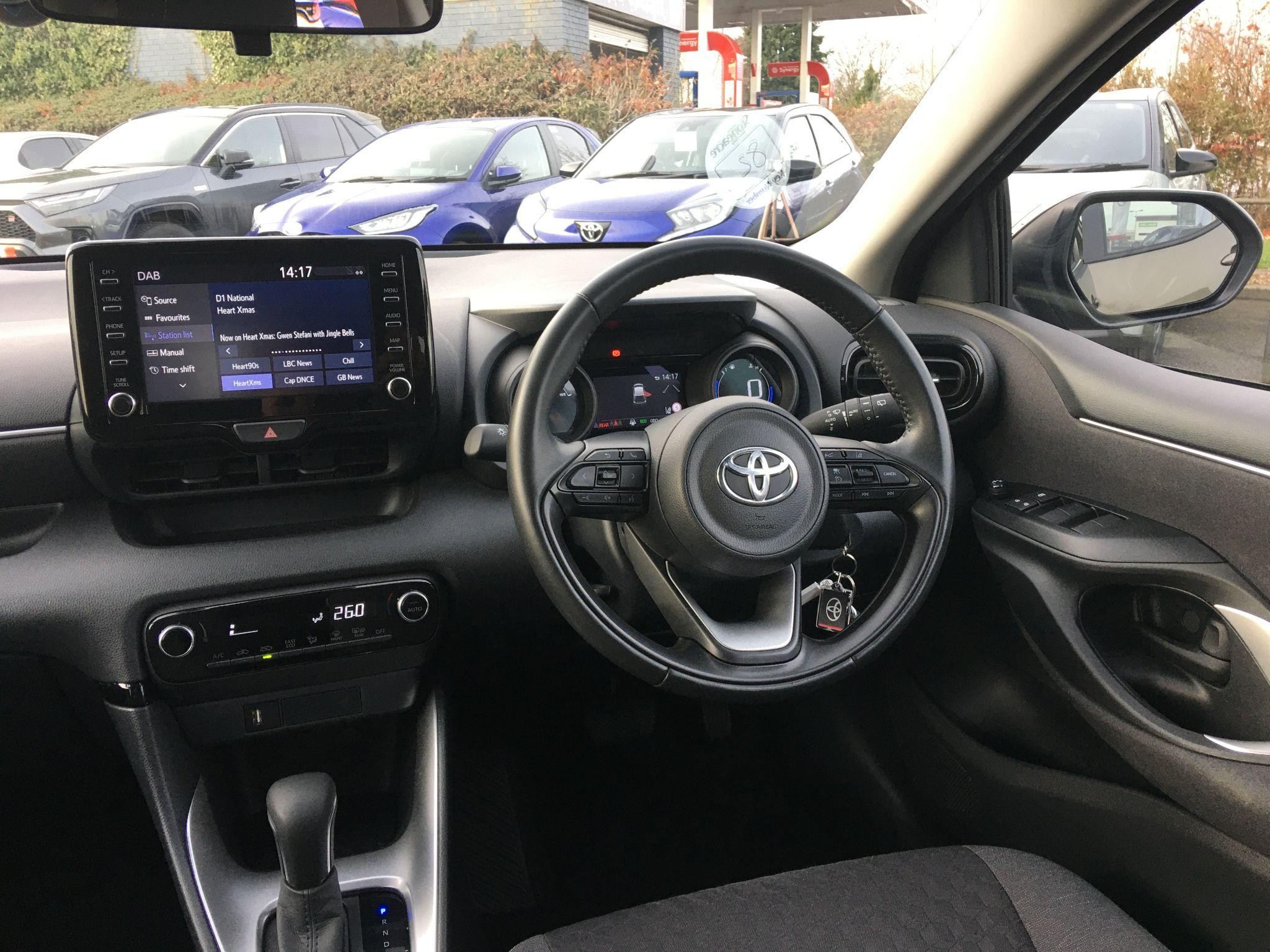 Toyota Yaris Image 14