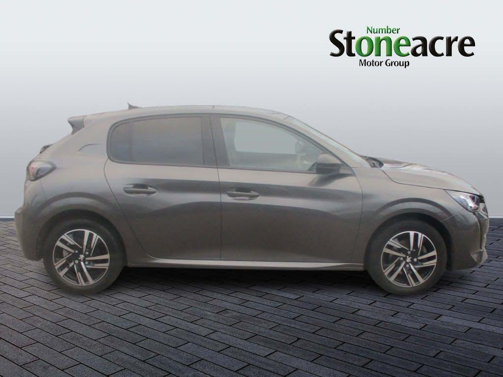 Peugeot 208 Image 2