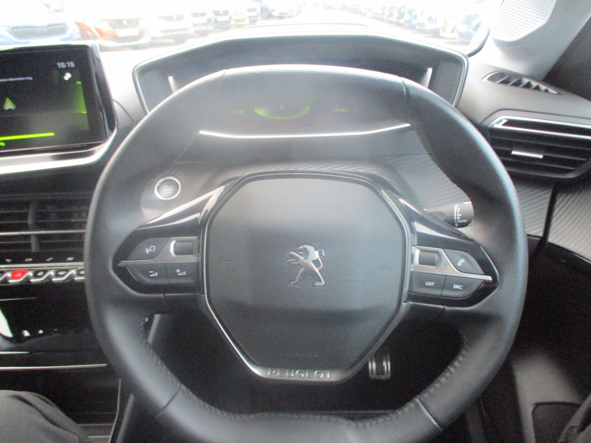 Peugeot 208 Image 31