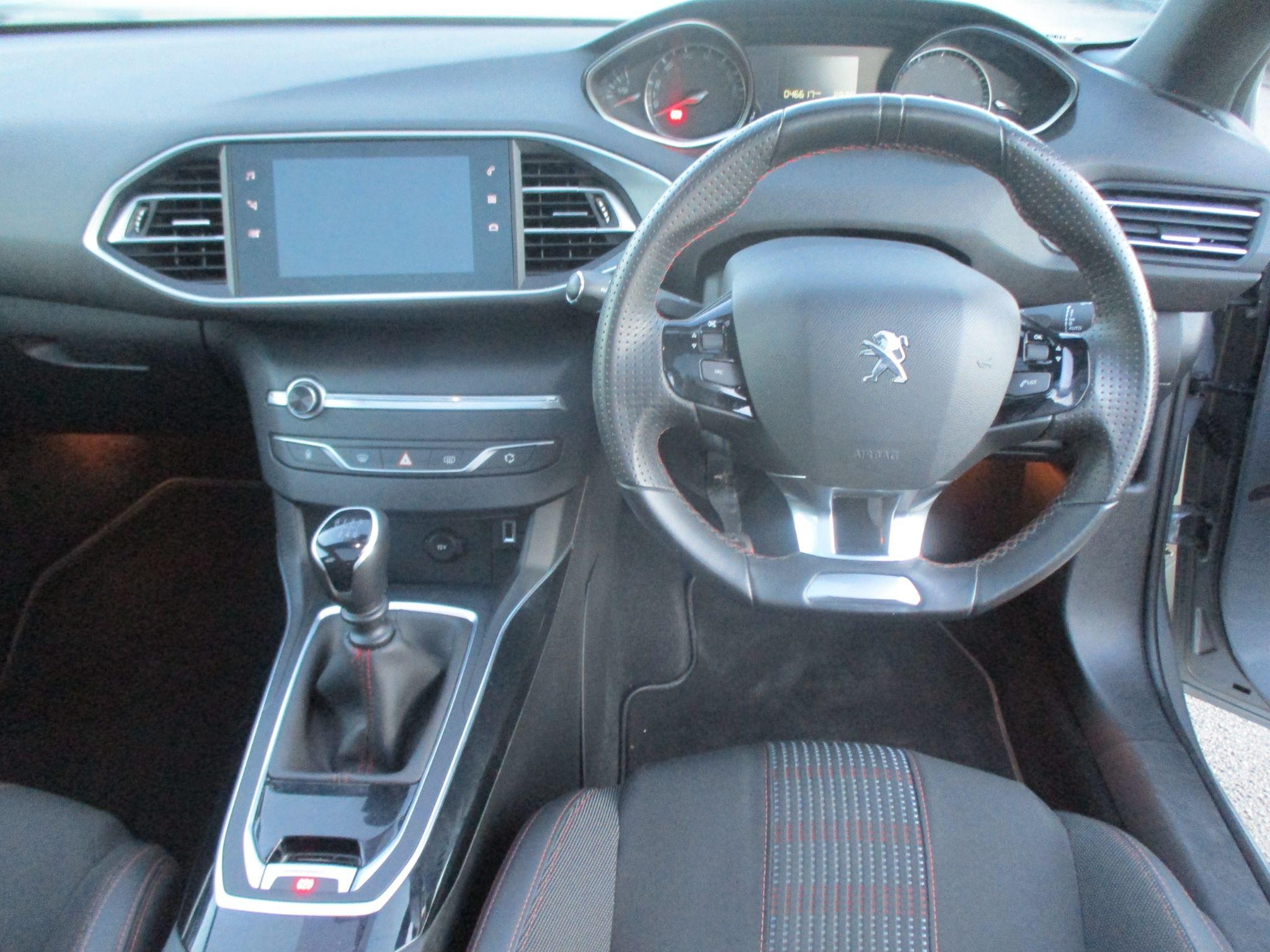 Peugeot 308 Image 17