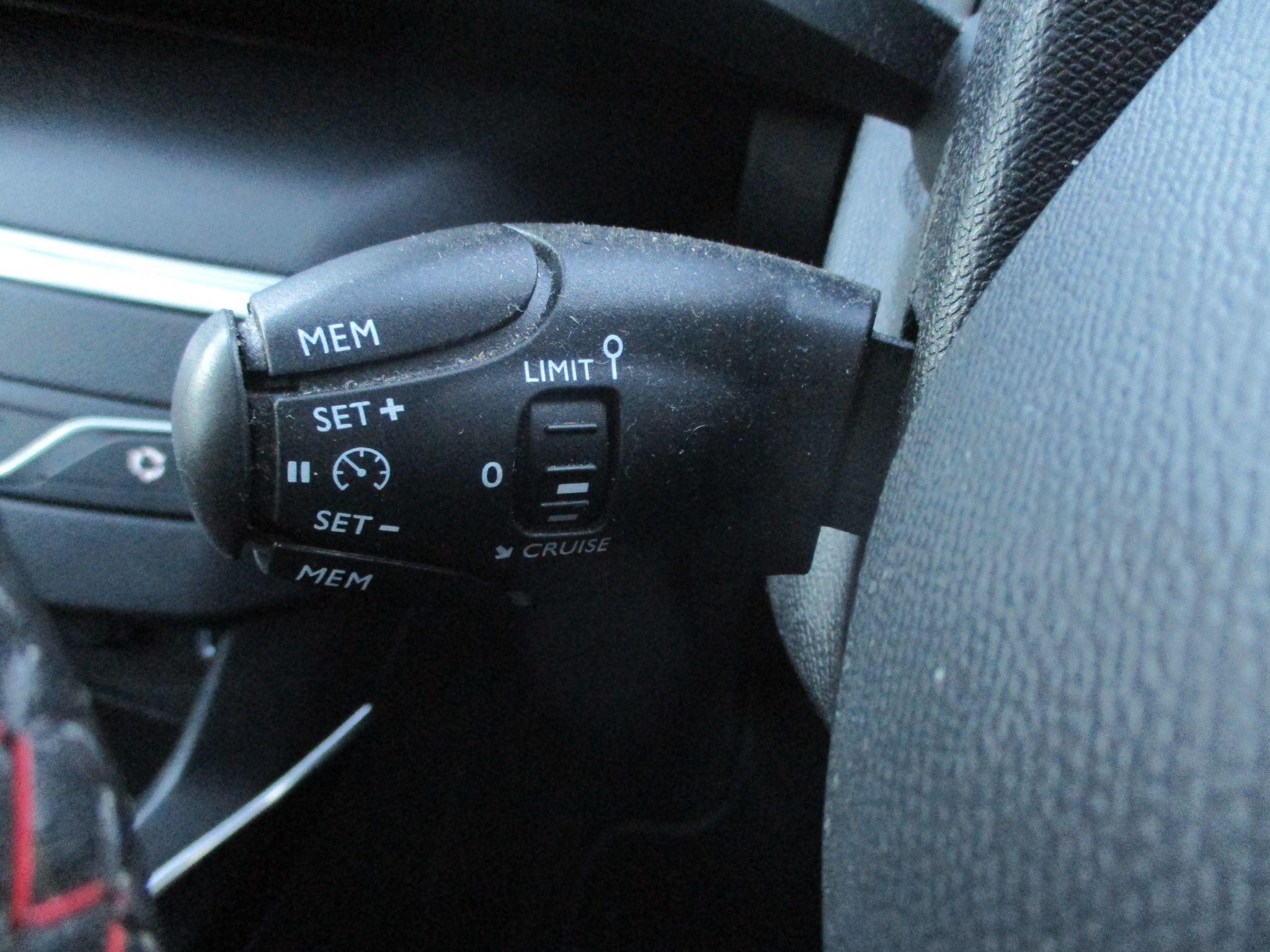 Peugeot 308 Image 28