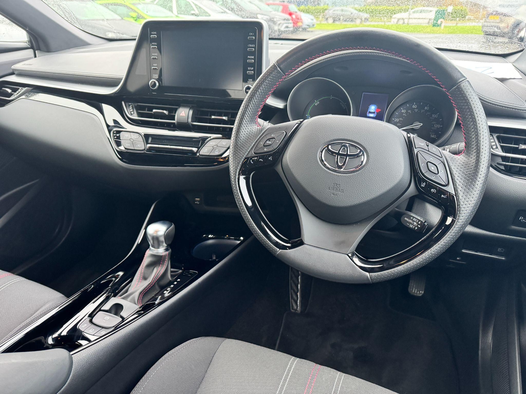 Toyota C-HR Image 16