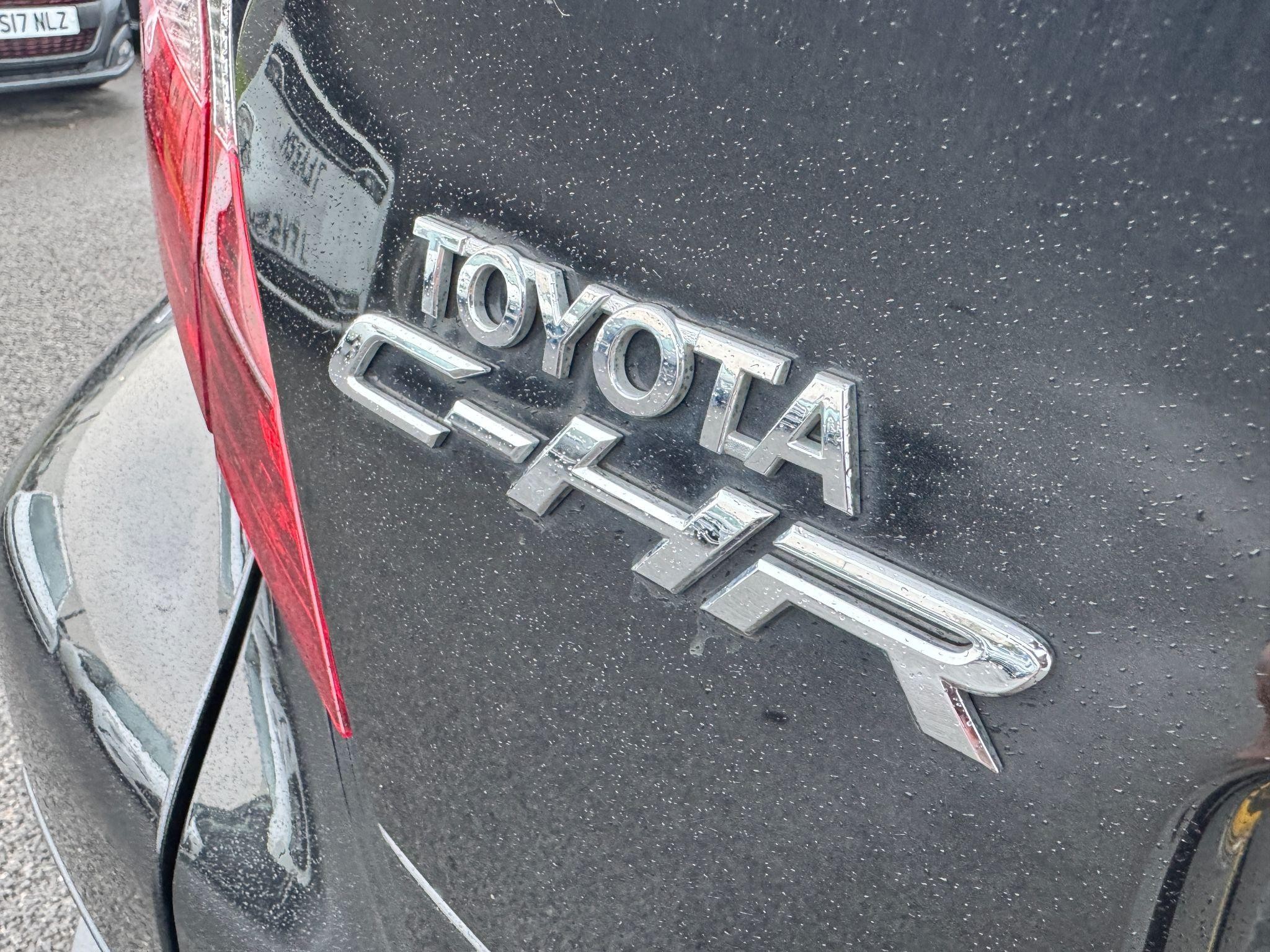 Toyota C-HR Image 12