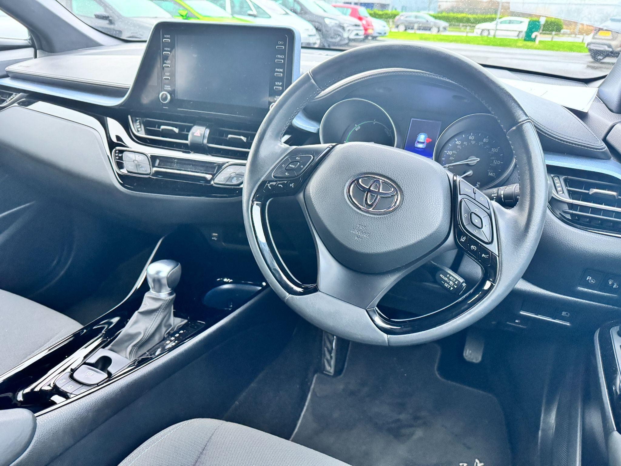 Toyota C-HR Image 18