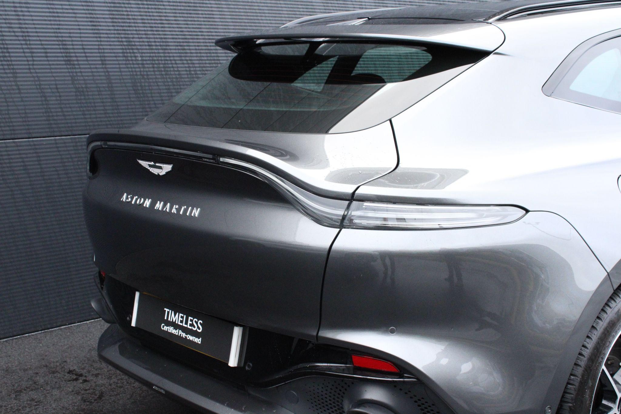 Aston Martin DBX Image 8