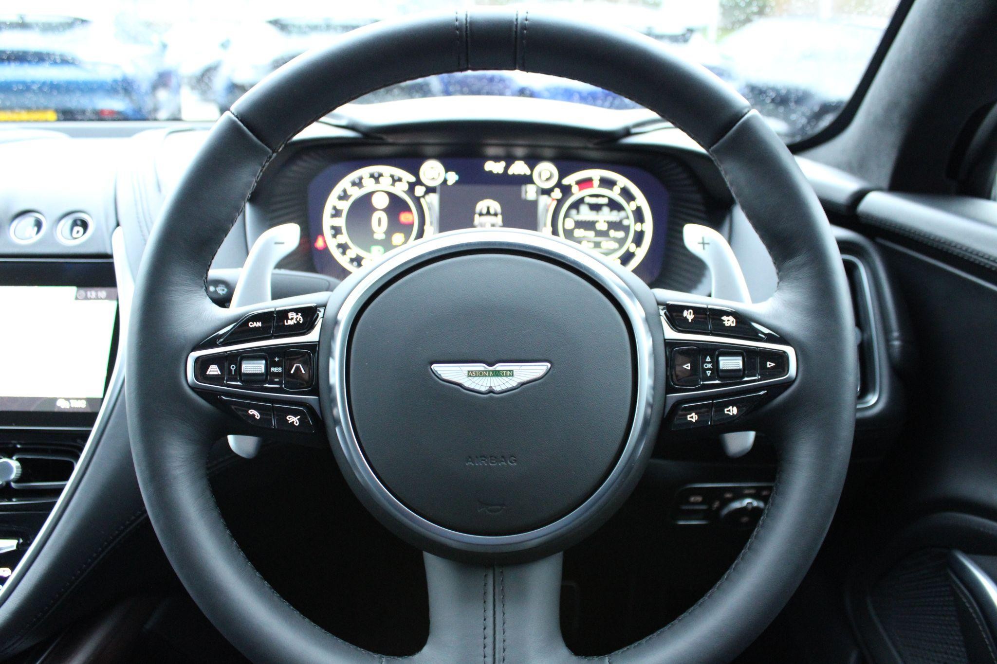 Aston Martin DBX Image 11