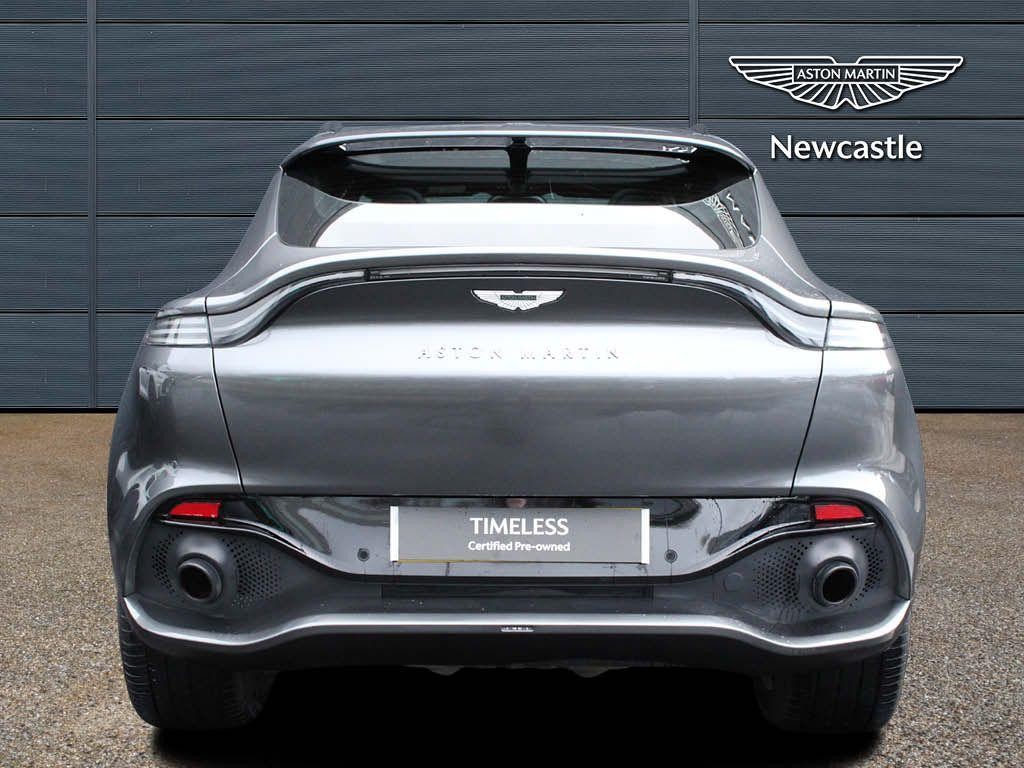 Aston Martin DBX Image 15