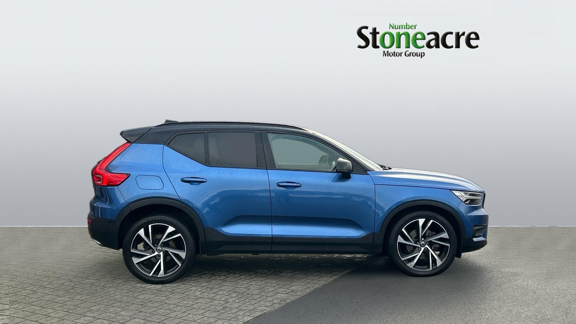 Volvo XC40 Image 2