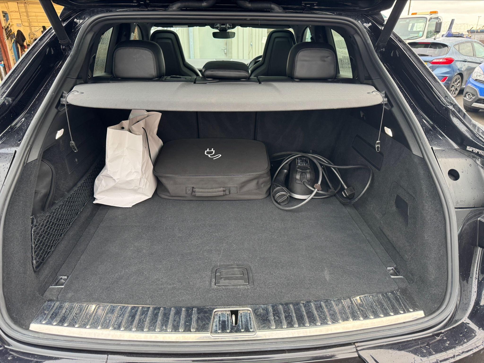 Porsche Cayenne Image 19