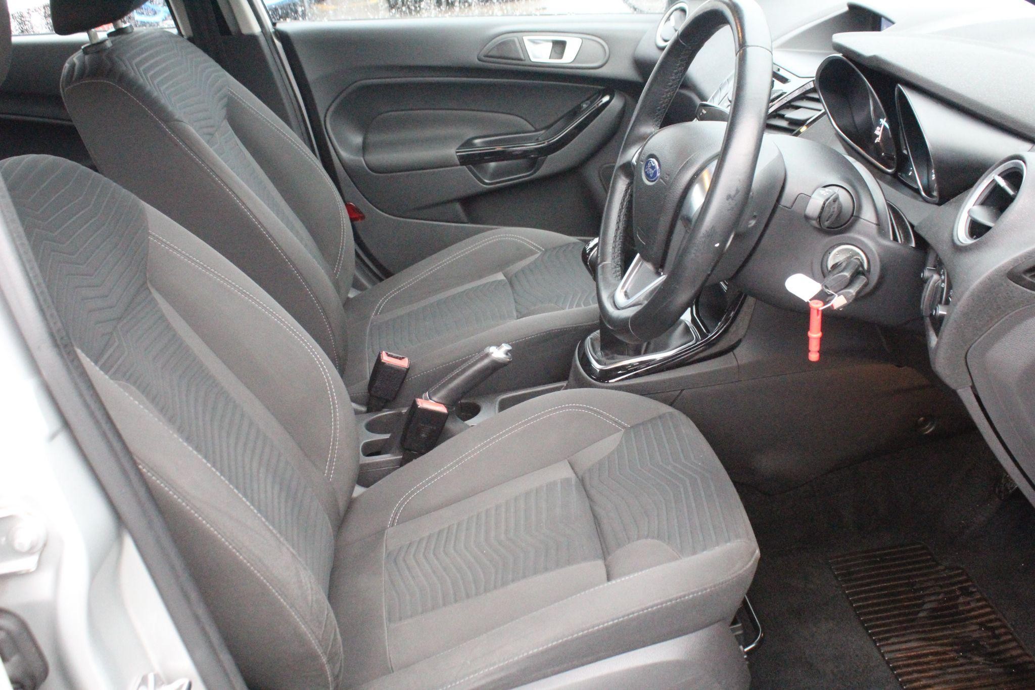 Ford Fiesta Image 11