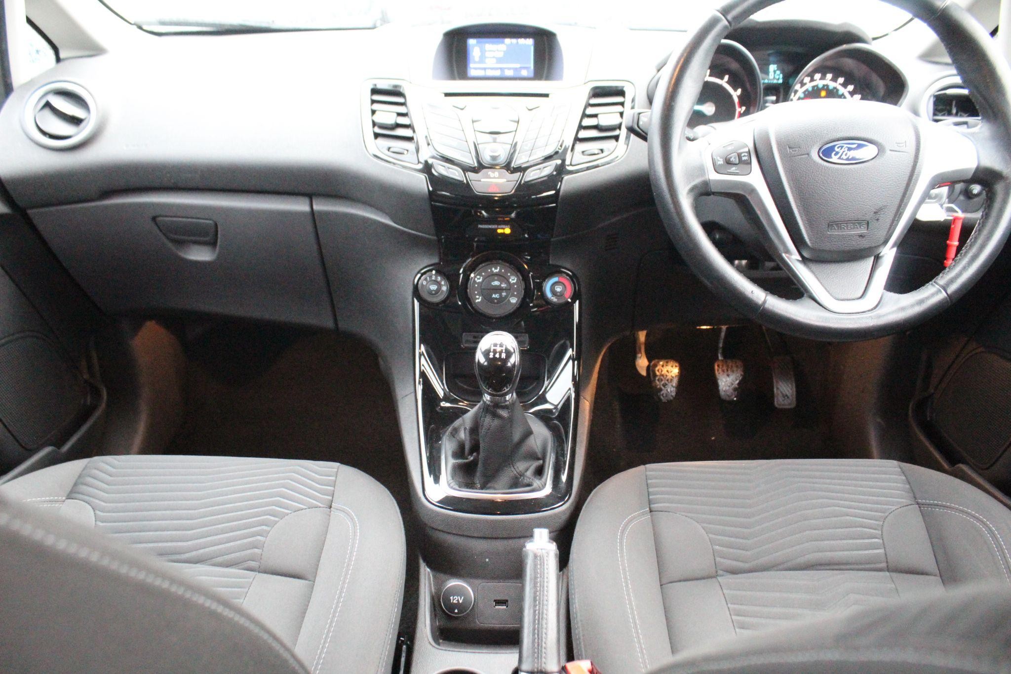 Ford Fiesta Image 12