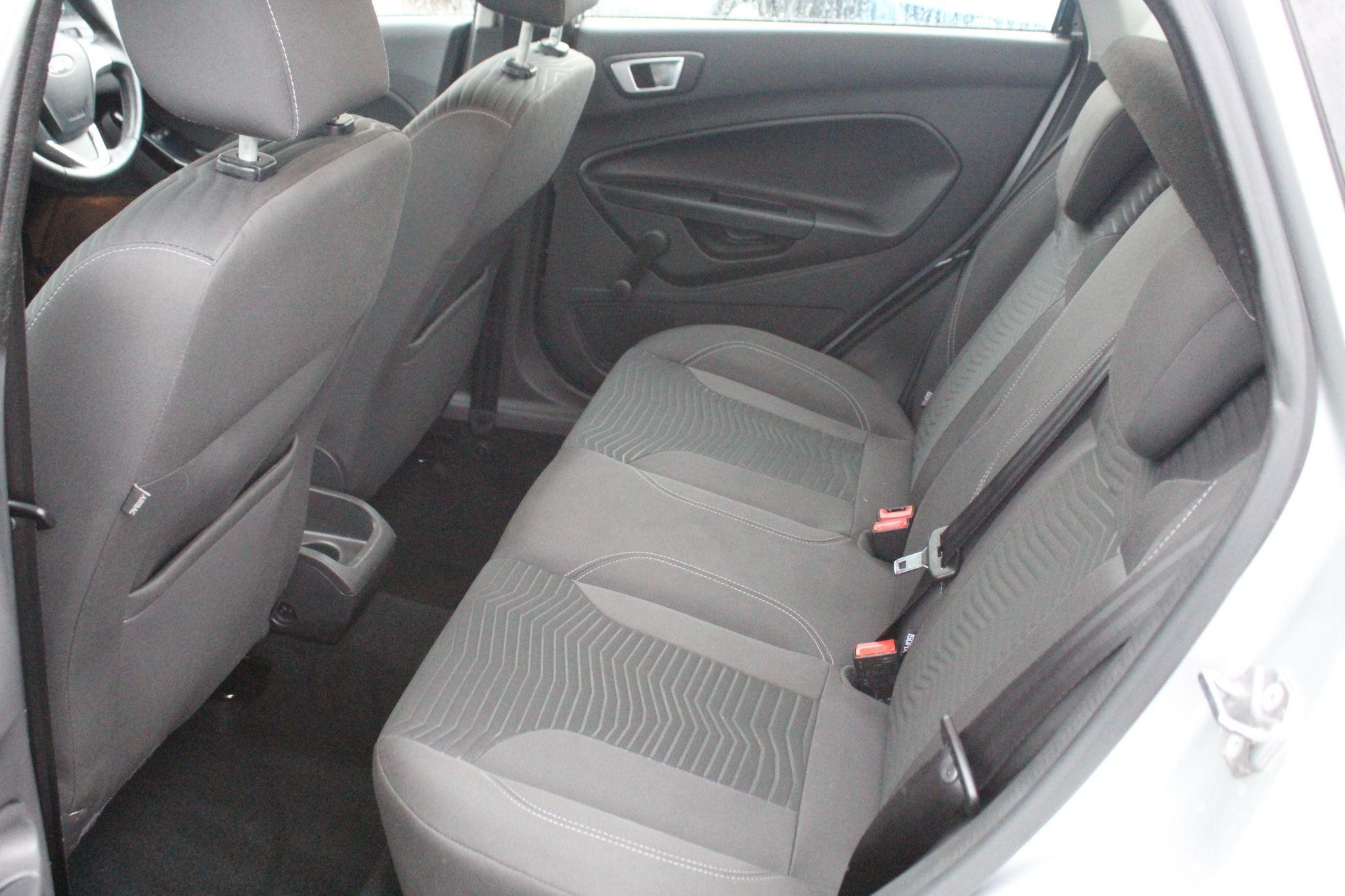 Ford Fiesta Image 21