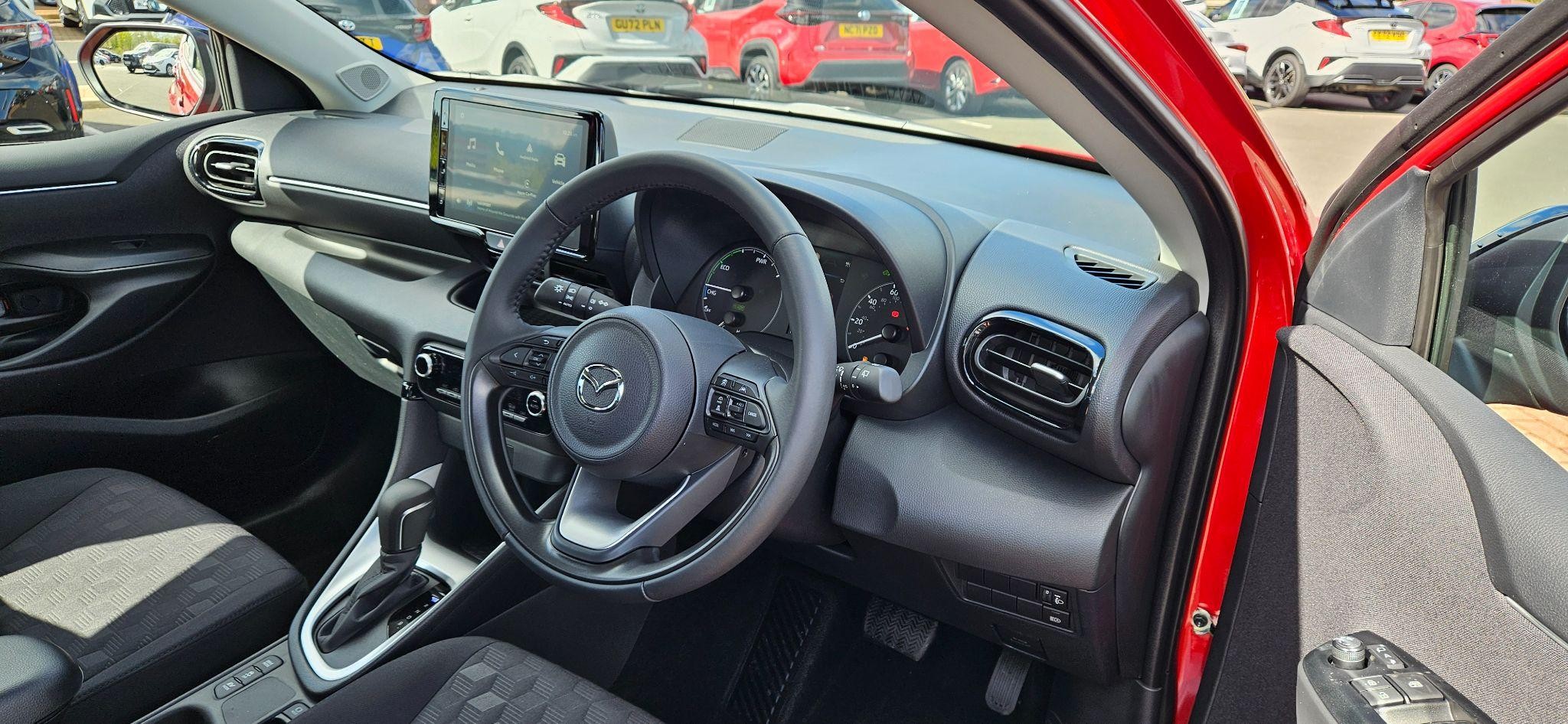 Mazda2 HYBRID Image 11