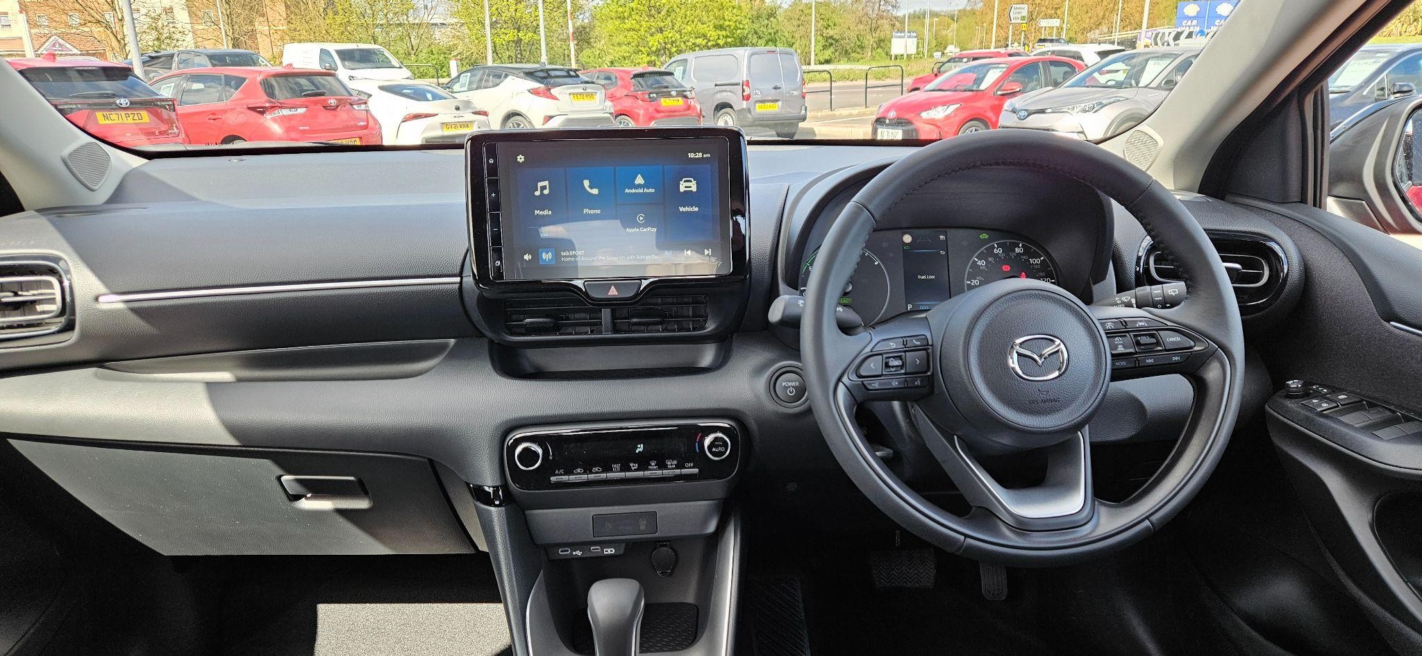 Mazda2 HYBRID Image 12