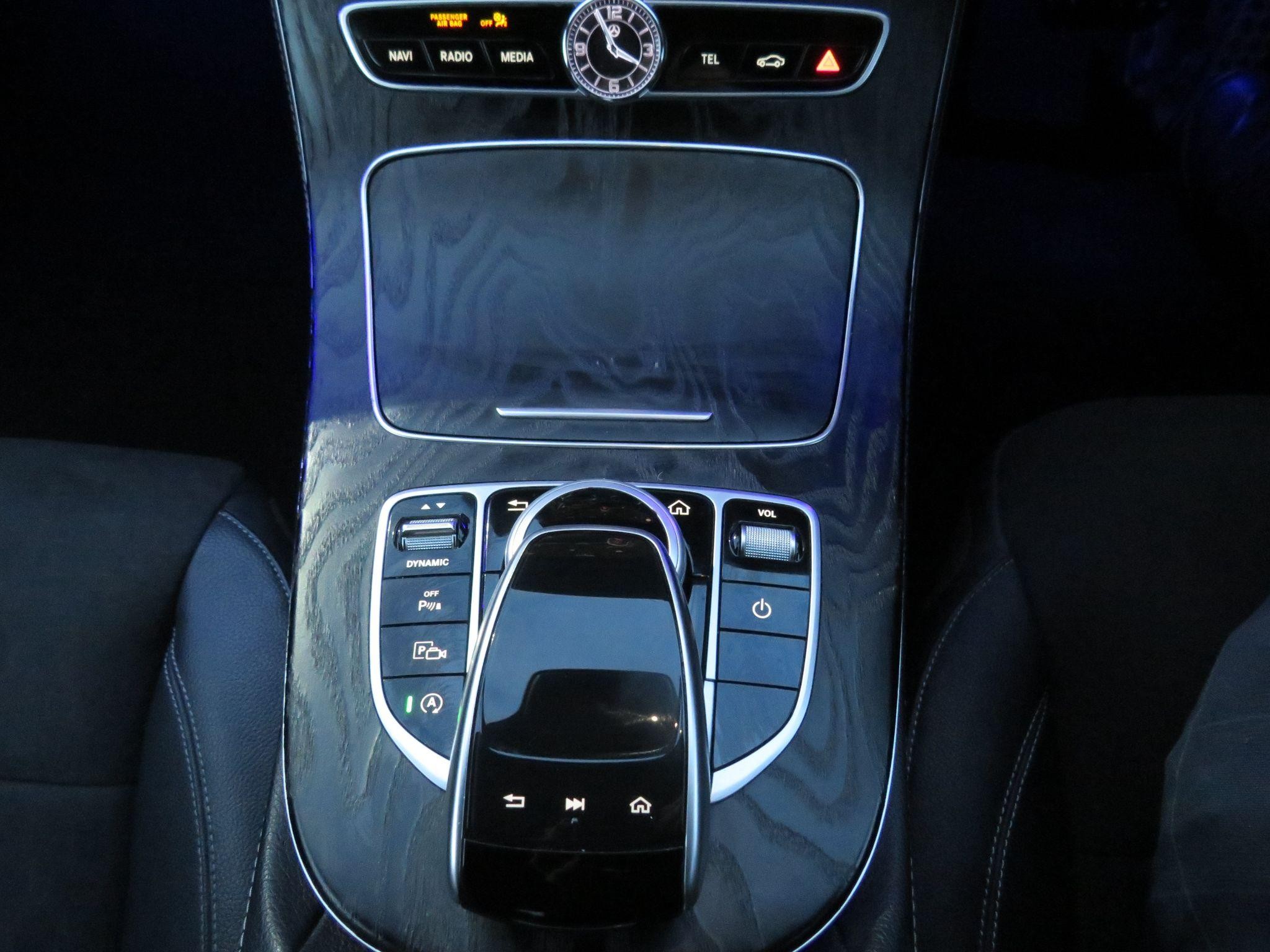 Mercedes-Benz E-Class Image 18