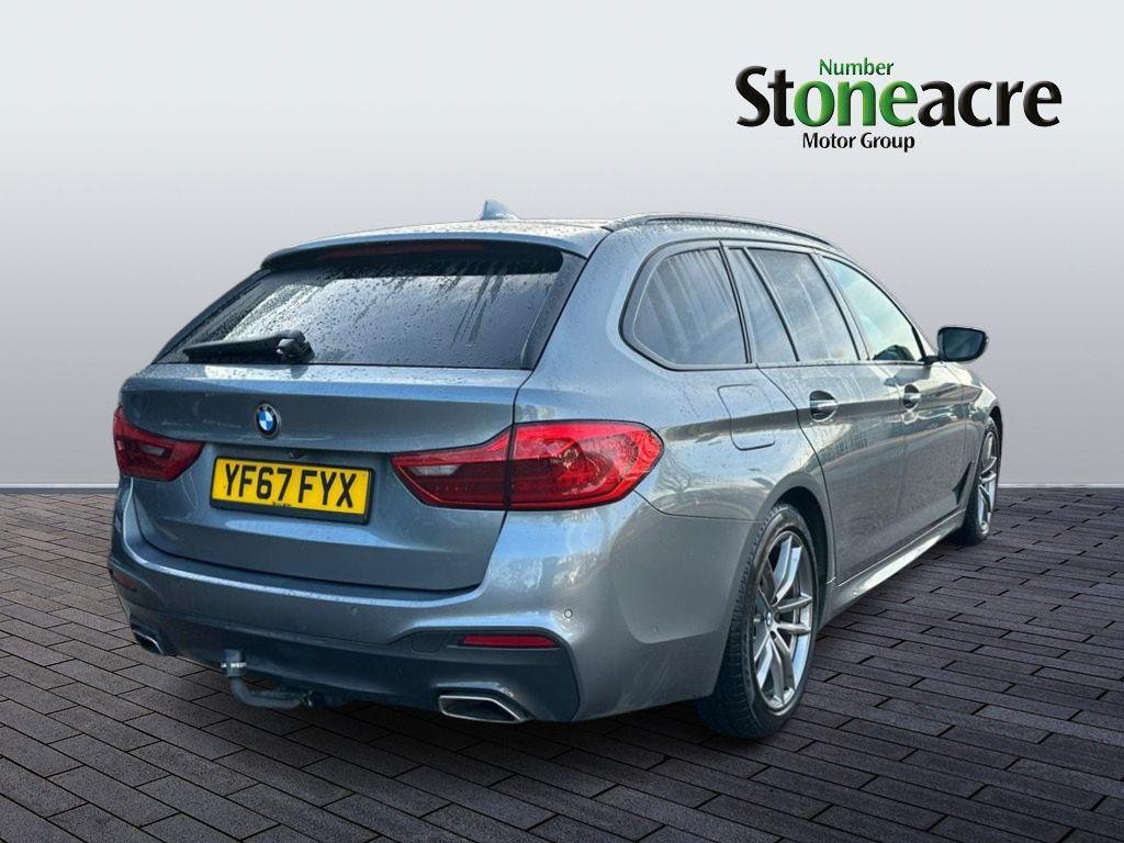 BMW 5 Series Image 3