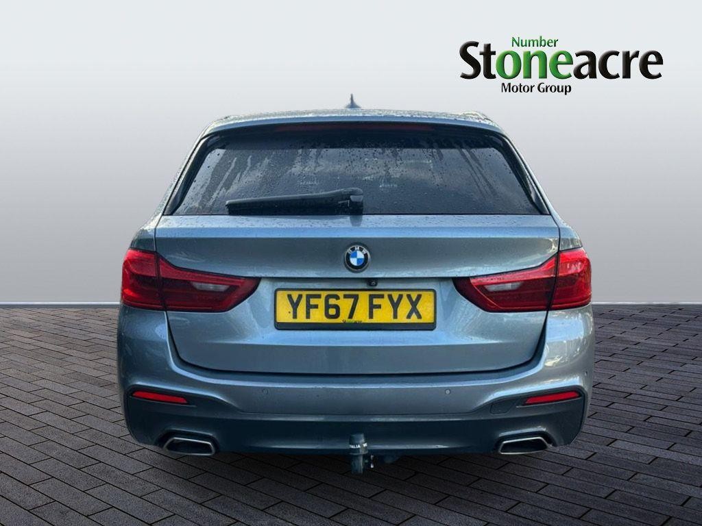 BMW 5 Series Image 4