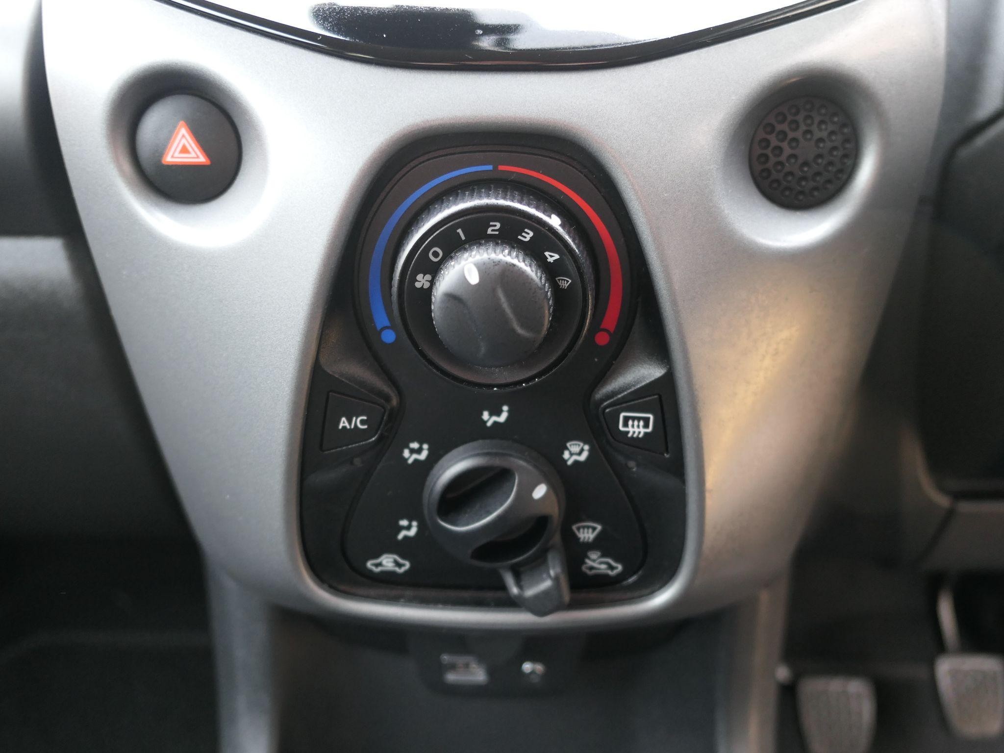 Toyota Aygo Image 18