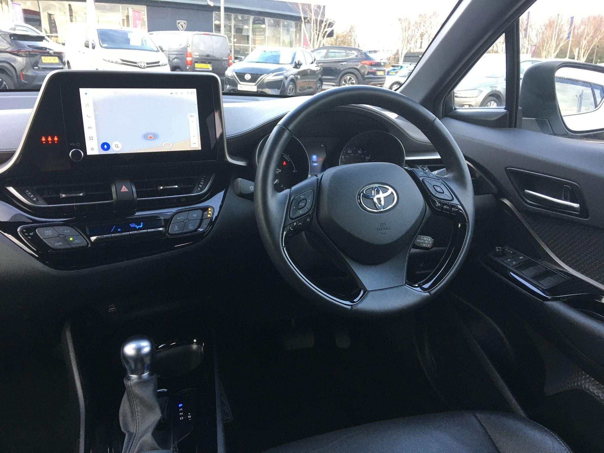 Toyota C-HR Image 14