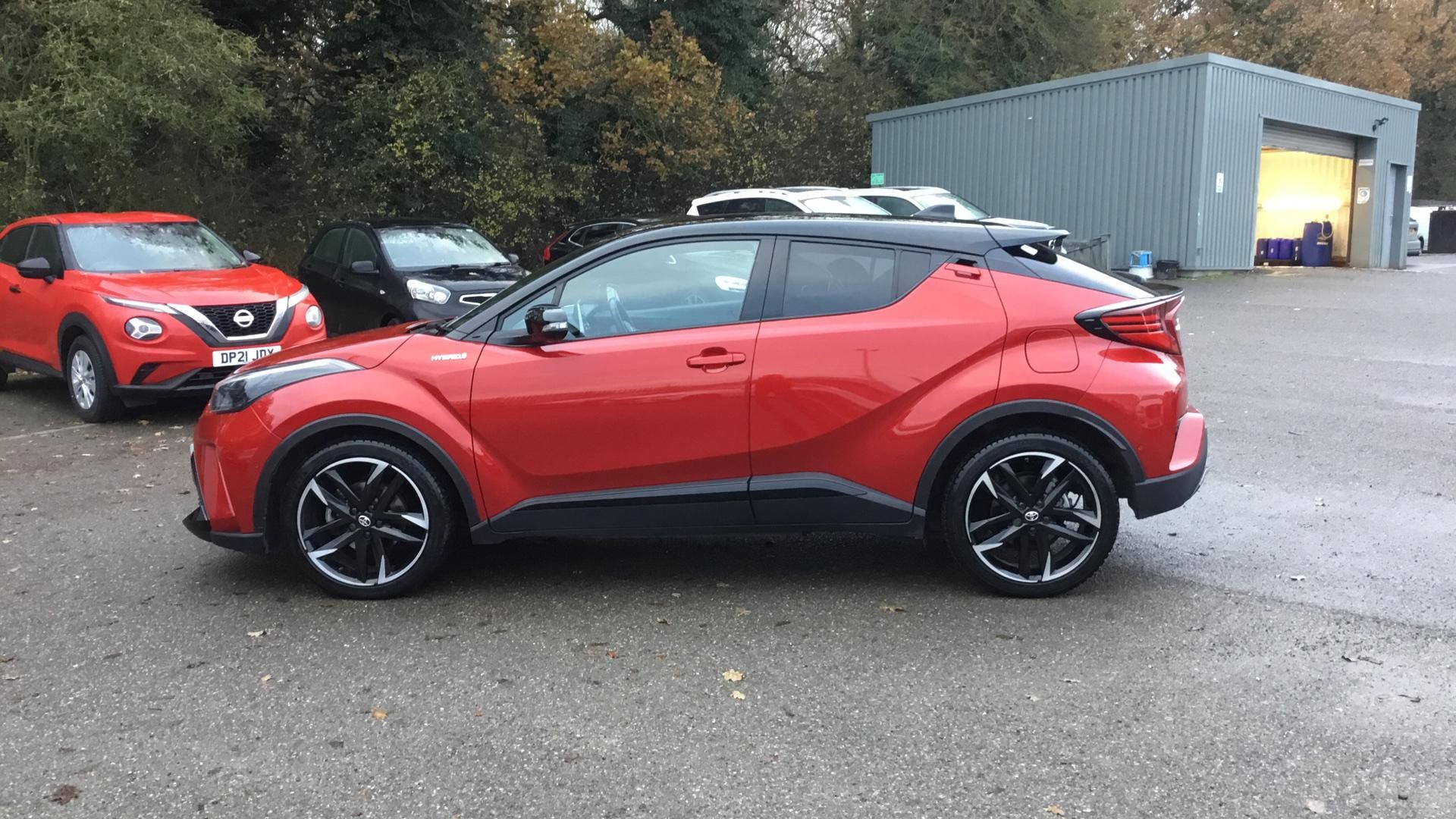 Toyota C-HR Image 8