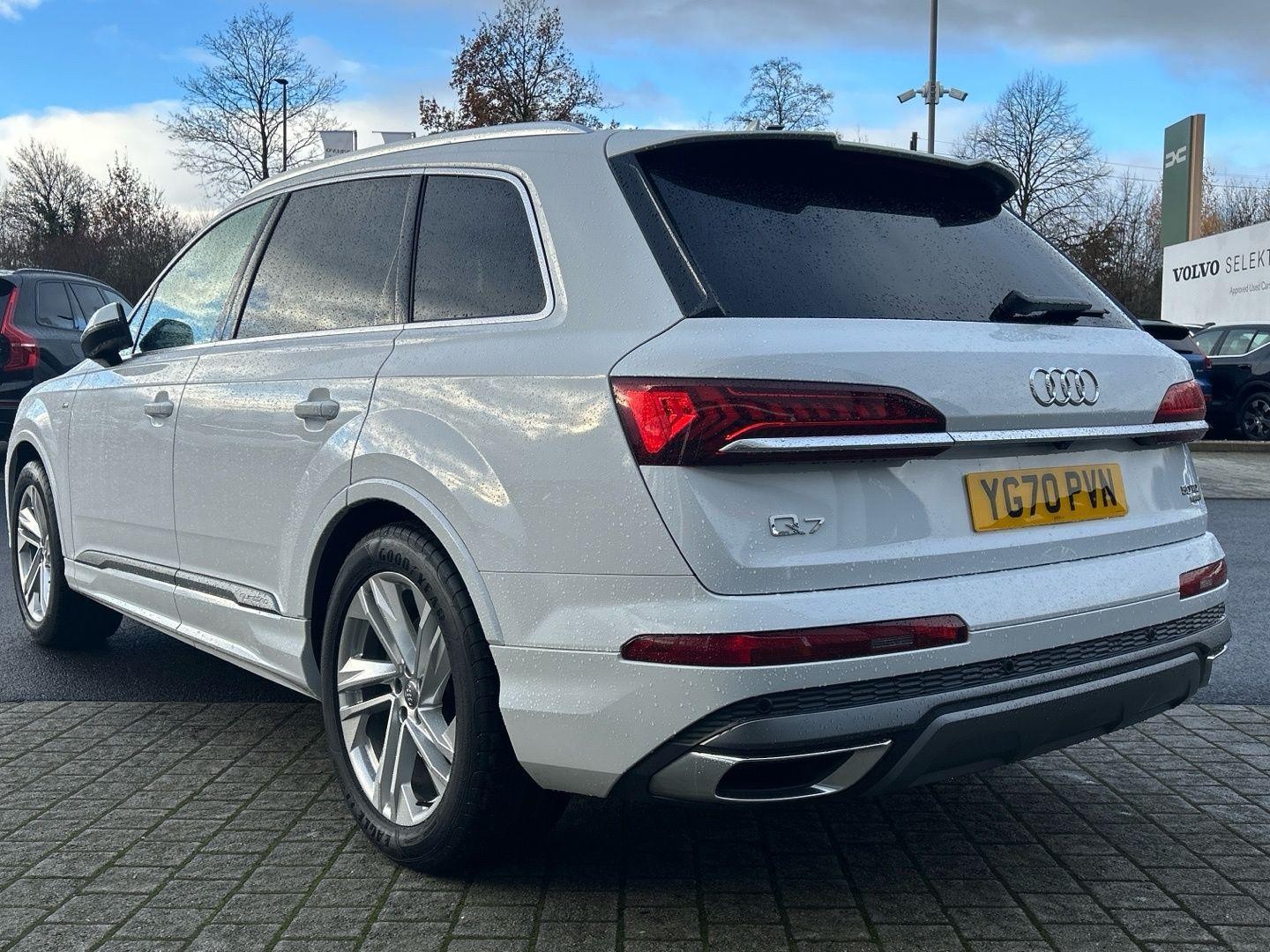 Audi Q7 Image 2