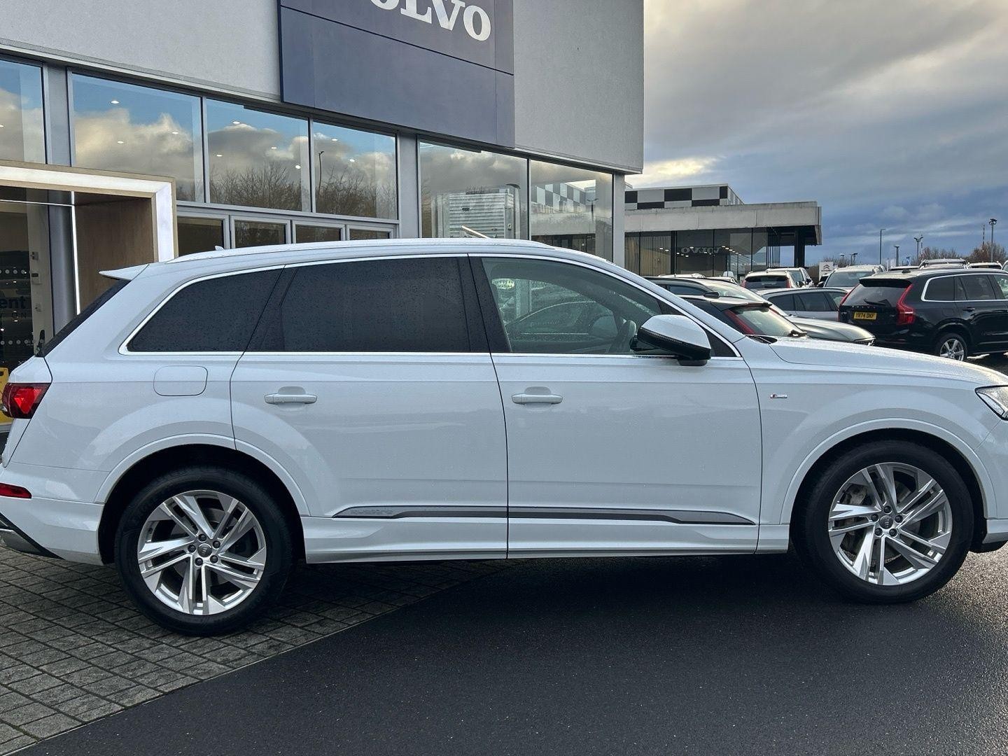 Audi Q7 Image 3